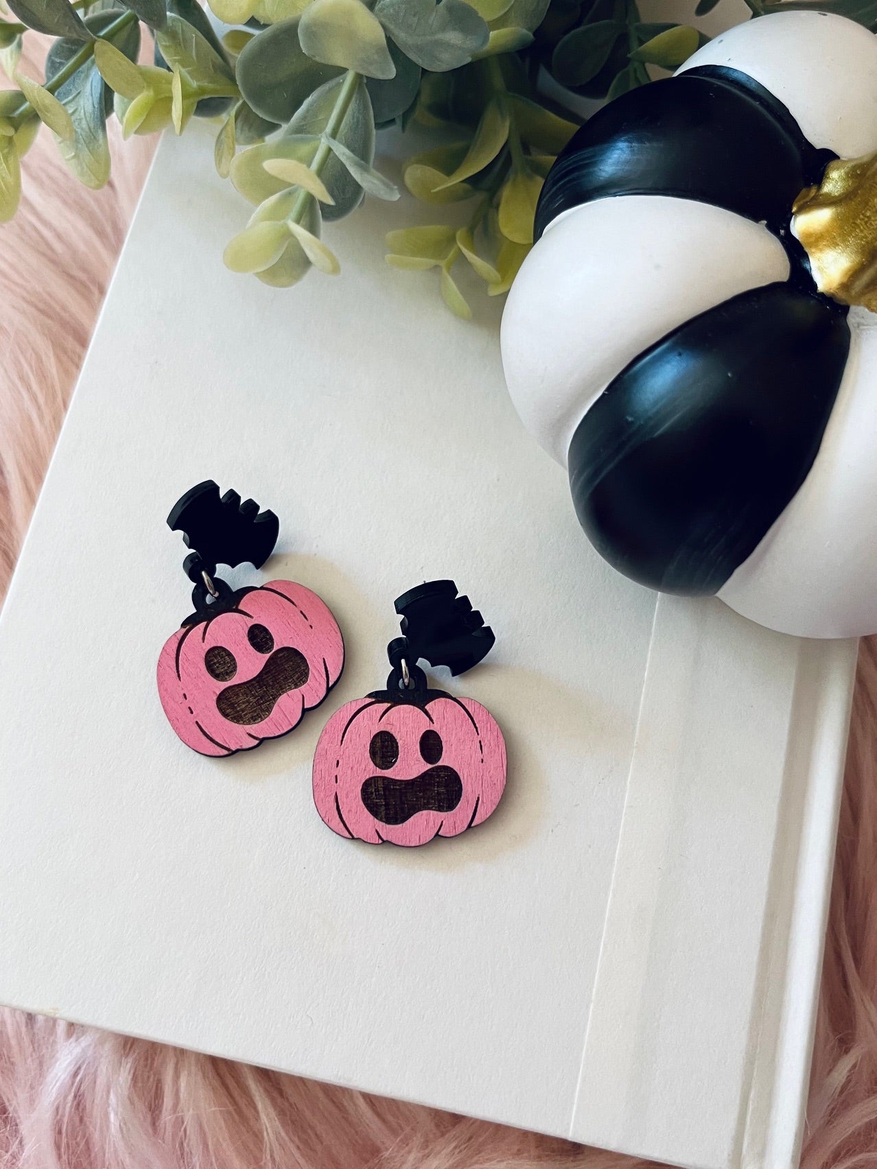 Pink Pumpkin Expression Earring